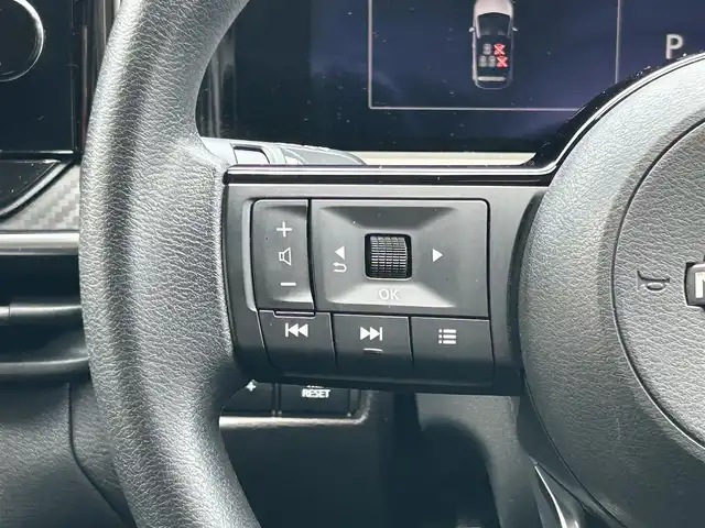 日産 ノート X 大阪府 2022(令4)年 0.2万km ブリリアントシルバー ワンオーナー/セットオプション/・プロパイロット/・プロパイロット緊急停止支援システム（SOSコール機能）/・NISSAN　CONNECT　ナビゲーションシステム/・NISSAN　CONNECT専用車載器通信ユニット/・統合型インターフェイスディスプレイ/・AM/FM/BT/フルセグ/Apple Car Play/・インテリジェントアラウンドビューモニター/・インテリジェントルームミラー/・USB電源ソケット/タイプA/タイプC/・ワイアレス充電器（置き型）/・後側方衝突防止支援システム/・後側方車両検知警報（BSM・RCTA）/セーフティーセンス/・インテリジェントエマージェンシーブレーキ/・踏み間違い防止アシスト/・前方衝突予測警報/・車線逸脱警報/・車線逸脱防止支援/・ふらつき警報/純正フロアマット/スペアキー/取扱説明書/保証書/記録簿R4/R5/R6