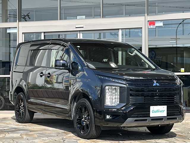 三菱 デリカＤ：５ シャモニー 静岡県 2024(令6)年 0.3万km グラファイトグレーメタリック/ブラックマイカ アルパイン純正ナビ/・FM/AM/・フルセグTV/・Music Catcher/・Bluetooth/・DVD/CD/・USB/・iPod/・HDMI/主要装備/・後席フリップダウンモニター/・左後オートサイドステップ/・ハーフレザーシート/・ＥＴＣ/・運転席+助手席シートヒーター/・ハンドルヒーター/・レーダークルコン/・全方位カメラ/・パワーシート/・ハンドルヒーター/・ブラインドスポットモニター/・前後ドラレコ/・オートハイビーム/・サイドカーテンエアバッグ/・両側パワースライドドア/・アイドリングストップ/・衝突被害軽減システム