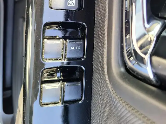 スズキ スペーシア カスタム HYBRID XS 福岡県 2018(平30)年 9.8万km ブレイブカーキパール/ブラック2トーン 純正７インチナビ/Bluetooth/フルセグＴＶ/ＣＤ／ＤＶＤ再生機能有/全周囲カメラ/ステアリングリモコン/ＥＴＣ/両側パワースライドドア/ハーフレザーシート/シートヒーター/ＨＵＤ/純正１５インチアルミホイール/純正フロアマット/レーダーブレーキサポート/コーナーセンサー/サイドバイザー/スペアキー