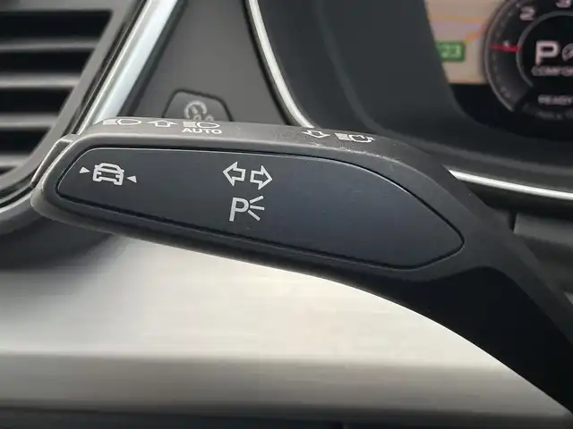 アウディ アウディ Ｑ５ SB 40TDIクワトロ Sライン 三重県 2023(令5)年 1.9万km グレー ACC/衝突軽減B/アクティブレーンアシスト/パノラマサンルーフ/バーチャルコックピット/純正ナビ/全方位カメラ/フルセグTVチューナー/AppleCarPlay/AndroidAuto/アンビエントライト/アウディドライブセレクト/シートヒーター/純正19インチアルミ/・Sラインプラスパッケージ/アーティフィシャルインテリアレザー/全席シートヒーター/アコースティックガラス/・コンフォートパッケージ/ワイヤレスチャージ/リヤシートUSBチャージング/ステアリングヒーター/純正前後ドラレコ