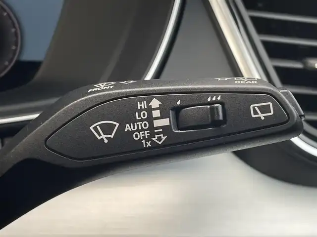 アウディ アウディ Ｑ５ SB 40TDIクワトロ Sライン 三重県 2023(令5)年 1.9万km グレー ACC/衝突軽減B/アクティブレーンアシスト/パノラマサンルーフ/バーチャルコックピット/純正ナビ/全方位カメラ/フルセグTVチューナー/AppleCarPlay/AndroidAuto/アンビエントライト/アウディドライブセレクト/シートヒーター/純正19インチアルミ/・Sラインプラスパッケージ/アーティフィシャルインテリアレザー/全席シートヒーター/アコースティックガラス/・コンフォートパッケージ/ワイヤレスチャージ/リヤシートUSBチャージング/ステアリングヒーター/純正前後ドラレコ