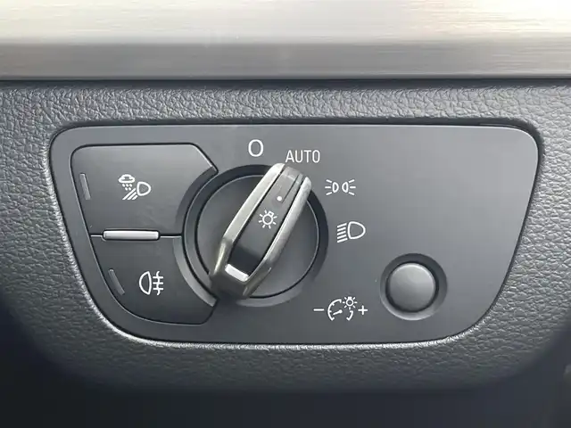 アウディ アウディ Ｑ５ SB 40TDIクワトロ Sライン 三重県 2023(令5)年 1.9万km グレー ACC/衝突軽減B/アクティブレーンアシスト/パノラマサンルーフ/バーチャルコックピット/純正ナビ/全方位カメラ/フルセグTVチューナー/AppleCarPlay/AndroidAuto/アンビエントライト/アウディドライブセレクト/シートヒーター/純正19インチアルミ/・Sラインプラスパッケージ/アーティフィシャルインテリアレザー/全席シートヒーター/アコースティックガラス/・コンフォートパッケージ/ワイヤレスチャージ/リヤシートUSBチャージング/ステアリングヒーター/純正前後ドラレコ