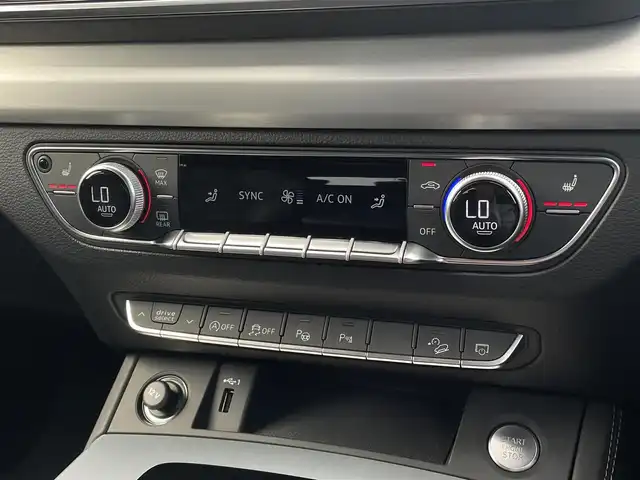 アウディ アウディ Ｑ５ SB 40TDIクワトロ Sライン 三重県 2023(令5)年 1.9万km グレー ACC/衝突軽減B/アクティブレーンアシスト/パノラマサンルーフ/バーチャルコックピット/純正ナビ/全方位カメラ/フルセグTVチューナー/AppleCarPlay/AndroidAuto/アンビエントライト/アウディドライブセレクト/シートヒーター/純正19インチアルミ/・Sラインプラスパッケージ/アーティフィシャルインテリアレザー/全席シートヒーター/アコースティックガラス/・コンフォートパッケージ/ワイヤレスチャージ/リヤシートUSBチャージング/ステアリングヒーター/純正前後ドラレコ