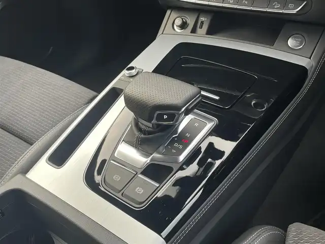 アウディ アウディ Ｑ５ SB 40TDIクワトロ Sライン 三重県 2023(令5)年 1.9万km グレー ACC/衝突軽減B/アクティブレーンアシスト/パノラマサンルーフ/バーチャルコックピット/純正ナビ/全方位カメラ/フルセグTVチューナー/AppleCarPlay/AndroidAuto/アンビエントライト/アウディドライブセレクト/シートヒーター/純正19インチアルミ/・Sラインプラスパッケージ/アーティフィシャルインテリアレザー/全席シートヒーター/アコースティックガラス/・コンフォートパッケージ/ワイヤレスチャージ/リヤシートUSBチャージング/ステアリングヒーター/純正前後ドラレコ