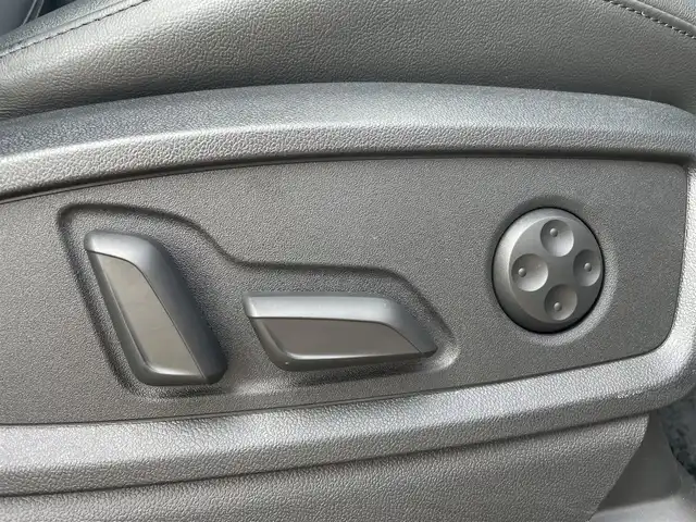 アウディ アウディ Ｑ５ SB 40TDIクワトロ Sライン 三重県 2023(令5)年 1.9万km グレー ACC/衝突軽減B/アクティブレーンアシスト/パノラマサンルーフ/バーチャルコックピット/純正ナビ/全方位カメラ/フルセグTVチューナー/AppleCarPlay/AndroidAuto/アンビエントライト/アウディドライブセレクト/シートヒーター/純正19インチアルミ/・Sラインプラスパッケージ/アーティフィシャルインテリアレザー/全席シートヒーター/アコースティックガラス/・コンフォートパッケージ/ワイヤレスチャージ/リヤシートUSBチャージング/ステアリングヒーター/純正前後ドラレコ