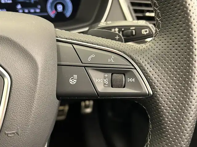 アウディ アウディ Ｑ５ SB 40TDIクワトロ Sライン 岡山県 2023(令5)年 2万km グレー ACC/衝突軽減B/アクティブレーンアシスト/パノラマサンルーフ/バーチャルコックピット/純正ナビ/全方位カメラ/フルセグTVチューナー/AppleCarPlay/AndroidAuto/アンビエントライト/アウディドライブセレクト/シートヒーター/純正19インチアルミ/・Sラインプラスパッケージ/アーティフィシャルインテリアレザー/全席シートヒーター/アコースティックガラス/・コンフォートパッケージ/ワイヤレスチャージ/リヤシートUSBチャージング/ステアリングヒーター/純正前後ドラレコ