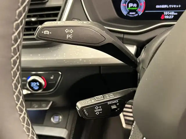 アウディ アウディ Ｑ５ SB 40TDIクワトロ Sライン 岡山県 2023(令5)年 2万km グレー ACC/衝突軽減B/アクティブレーンアシスト/パノラマサンルーフ/バーチャルコックピット/純正ナビ/全方位カメラ/フルセグTVチューナー/AppleCarPlay/AndroidAuto/アンビエントライト/アウディドライブセレクト/シートヒーター/純正19インチアルミ/・Sラインプラスパッケージ/アーティフィシャルインテリアレザー/全席シートヒーター/アコースティックガラス/・コンフォートパッケージ/ワイヤレスチャージ/リヤシートUSBチャージング/ステアリングヒーター/純正前後ドラレコ