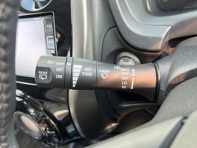 日産 ノート e－パワー X モード・プレミア 佐賀県 2017(平29)年 7.9万km 赤 純正ナビ/Bluetooth/CD/DVD/ipod/AUX/ワンセグテレビ/衝突軽減システム/バックカメラ、全周囲モニター/ドライブレコーダー/プッシュスタート/オートエアコン/オートライト/ステアリングスイッチ/DRLVEMODE/電格ミラー/クリアランスソナー/横滑り防止装置/盗難防止装置/スマートキー/レーンキープアシスト/保証書/取扱説明書/記録簿R７．H29