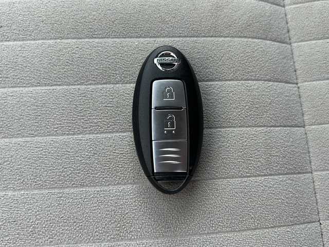 日産 ノート e－パワー X モード・プレミア 佐賀県 2017(平29)年 7.9万km 赤 純正ナビ/Bluetooth/CD/DVD/ipod/AUX/ワンセグテレビ/衝突軽減システム/バックカメラ、全周囲モニター/ドライブレコーダー/プッシュスタート/オートエアコン/オートライト/ステアリングスイッチ/DRLVEMODE/電格ミラー/クリアランスソナー/横滑り防止装置/盗難防止装置/スマートキー/レーンキープアシスト/保証書/取扱説明書/記録簿R７．H29