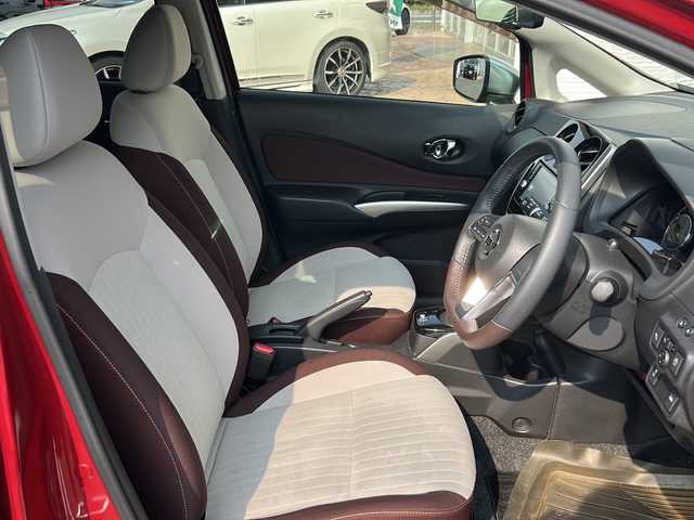 日産 ノート e－パワー X モード・プレミア 佐賀県 2017(平29)年 7.9万km 赤 純正ナビ/Bluetooth/CD/DVD/ipod/AUX/ワンセグテレビ/衝突軽減システム/バックカメラ、全周囲モニター/ドライブレコーダー/プッシュスタート/オートエアコン/オートライト/ステアリングスイッチ/DRLVEMODE/電格ミラー/クリアランスソナー/横滑り防止装置/盗難防止装置/スマートキー/レーンキープアシスト/保証書/取扱説明書/記録簿R７．H29