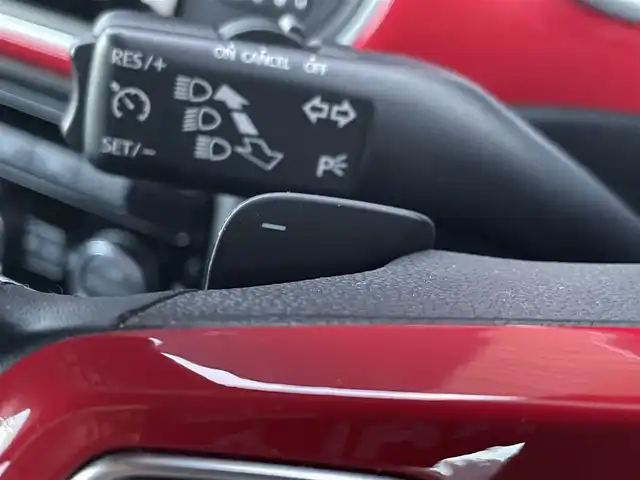フォルクスワーゲン ザ・ビートル デザインマイスター 宮崎県 2018(平30)年 4.9万km 赤 ブラインドスポットモニター/純正SDナビ/・CD/・DVD/・Bluetooth /・フルセグTV/・AM/・FM/・USB/バックカメラ/ETC/革巻きステアリング/ステアリングリモコン/パドルシフト/クルーズコントロール/純正HIDヘッドライト/フォグランプ/オートライト/純正フロアマット/純正17インチアルミ