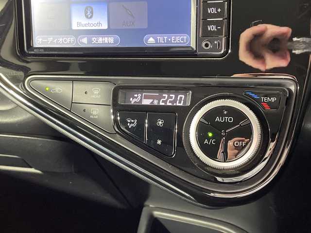 トヨタ アクア S スタイルブラック 神奈川県 2018(平30)年 2.1万km ダークブルーマイカ 純正7型SDナビゲーション【NSCD-W66】/フルセグ　CD　AM FM Bluetooth　SD　AUX/バックカメラ/セーフティセンス/プリクラッシュセーフティシステム/レーンディパーチャーアラート/オートマチックハイビーム/先行車発進告知機能/インテリジェントクリアランスソナー/パーキングサポートブレーキ/ステアリングスイッチ/ECO/EVMODE/プッシュスタート/スマートキー/純正15インチアルミホイール/LEDヘッドランプ/オートライト/純正リアスポイラー