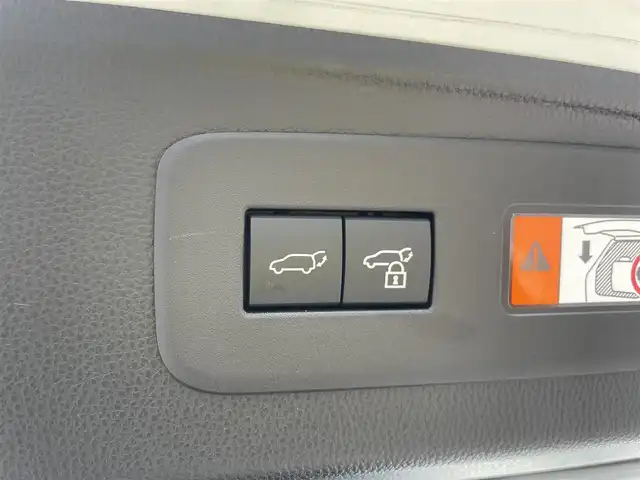 トヨタ ランドクルーザー ２５０ VX 石川県 2024(令6)年 0.8万km パール 4WD/ワンオーナー/純正ナビ/TV/全方位カメラ/サンルーフ/革シート/シートヒーター&クーラー/パワーバックドア/ビルトインETC2.0/ルーフレール/トヨタセーフティセンス/レーダークルーズ/クリアランスソナー/スマートキー/プッシュスタート/電動ミラー/保証書/取説