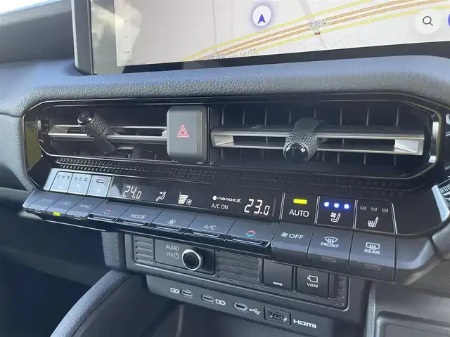 トヨタ ランドクルーザー ２５０ VX 石川県 2024(令6)年 0.8万km パール 4WD/ワンオーナー/純正ナビ/TV/全方位カメラ/サンルーフ/革シート/シートヒーター&クーラー/パワーバックドア/ビルトインETC2.0/ルーフレール/トヨタセーフティセンス/レーダークルーズ/クリアランスソナー/スマートキー/プッシュスタート/電動ミラー/保証書/取説