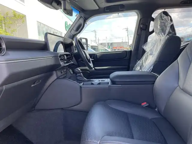トヨタ ランドクルーザー ２５０ VX 石川県 2024(令6)年 0.8万km パール 4WD/ワンオーナー/純正ナビ/TV/全方位カメラ/サンルーフ/革シート/シートヒーター&クーラー/パワーバックドア/ビルトインETC2.0/ルーフレール/トヨタセーフティセンス/レーダークルーズ/クリアランスソナー/スマートキー/プッシュスタート/電動ミラー/保証書/取説