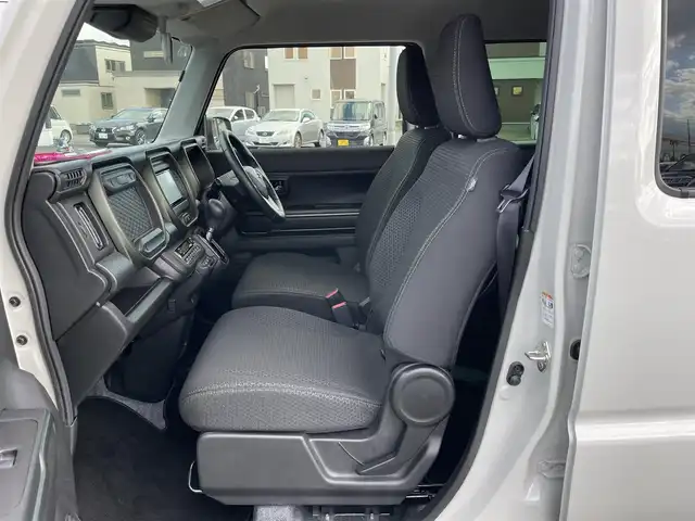 スズキ ハスラー タフワイルド 道央・札幌 2024(令6)年 1.4万km パールⅡ ４WD/ワンオーナー/スズキセーフティサポート/社外メモリーナビ/AM/FM/BT/CD/DVD/フルセグ/衝突被害軽減ブレーキ/横滑り防止装置/レーダークルーズコントロール/ダウンヒルアシストコントロール/グリップコントロール/レーンキープアシスト/クリアランスソナー/バックカメラ/ビルトインETC/アイドリングストップ/前席シートヒーター/革巻きステアリング/ステアリングリモコン/プッシュスタート/スマートキー/LEDヘッドライト/オートライト/オートマチックハイビーム/フォグランプ/電動格納ミラー/ヒーテッドドアミラー/ウィンカーミラー/社外フロアマット/ドアバイザー/スペアキー/ルーフレール