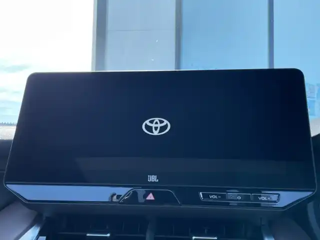 トヨタ ハリアー ハイブリッド Z レザーパッケージ 千葉県 2025(令7)年 0.3万km プレシャスブラックパール 純正12.3インチナビ/(BT/フルセグTV/AM/FM/ミラーキャスト)/全方位カメラ/JBLサウンド/KUHLエアロ/調光パノラマルーフ/ブラインドスポットモニター/デジタルインナーミラー/シートメモリー/マフラーカッター/衝突被害軽減システム/車線逸脱警報/クルーズコントロール/レザーシート/横滑り防止装置/ETC/アイドリングストップ/LEDヘッドライト/フォグランプ/オートライト/ウィンカーミラー/電動格納ミラー/純正19インチAW/シートヒーター/エアシート/ステアリングヒーター/プッシュスタート/スマートキー/フロアマット/ドアバイザー/スペアキー/取扱説明書/保証書