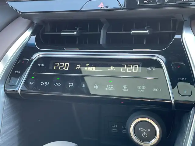 トヨタ ハリアー ハイブリッド Z レザーパッケージ 千葉県 2025(令7)年 0.3万km プレシャスブラックパール 純正12.3インチナビ/(BT/フルセグTV/AM/FM/ミラーキャスト)/全方位カメラ/JBLサウンド/KUHLエアロ/調光パノラマルーフ/ブラインドスポットモニター/デジタルインナーミラー/シートメモリー/マフラーカッター/衝突被害軽減システム/車線逸脱警報/クルーズコントロール/レザーシート/横滑り防止装置/ETC/アイドリングストップ/LEDヘッドライト/フォグランプ/オートライト/ウィンカーミラー/電動格納ミラー/純正19インチAW/シートヒーター/エアシート/ステアリングヒーター/プッシュスタート/スマートキー/フロアマット/ドアバイザー/スペアキー/取扱説明書/保証書