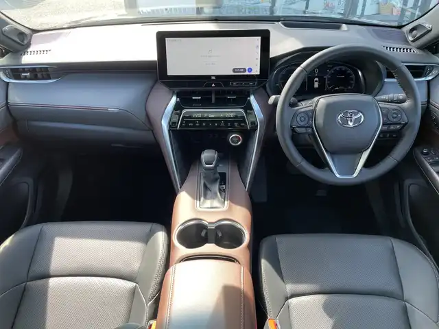 トヨタ ハリアー ハイブリッド Z レザーパッケージ 千葉県 2025(令7)年 0.3万km プレシャスブラックパール 純正12.3インチナビ/(BT/フルセグTV/AM/FM/ミラーキャスト)/全方位カメラ/JBLサウンド/KUHLエアロ/調光パノラマルーフ/ブラインドスポットモニター/デジタルインナーミラー/シートメモリー/マフラーカッター/衝突被害軽減システム/車線逸脱警報/クルーズコントロール/レザーシート/横滑り防止装置/ETC/アイドリングストップ/LEDヘッドライト/フォグランプ/オートライト/ウィンカーミラー/電動格納ミラー/純正19インチAW/シートヒーター/エアシート/ステアリングヒーター/プッシュスタート/スマートキー/フロアマット/ドアバイザー/スペアキー/取扱説明書/保証書