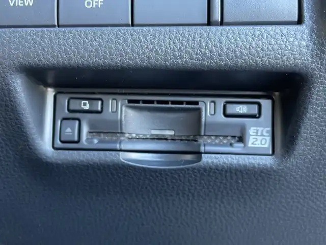 トヨタ ハリアー ハイブリッド Z レザーパッケージ 千葉県 2025(令7)年 0.3万km プレシャスブラックパール 純正12.3インチナビ/(BT/フルセグTV/AM/FM/ミラーキャスト)/全方位カメラ/JBLサウンド/KUHLエアロ/調光パノラマルーフ/ブラインドスポットモニター/デジタルインナーミラー/シートメモリー/マフラーカッター/衝突被害軽減システム/車線逸脱警報/クルーズコントロール/レザーシート/横滑り防止装置/ETC/アイドリングストップ/LEDヘッドライト/フォグランプ/オートライト/ウィンカーミラー/電動格納ミラー/純正19インチAW/シートヒーター/エアシート/ステアリングヒーター/プッシュスタート/スマートキー/フロアマット/ドアバイザー/スペアキー/取扱説明書/保証書