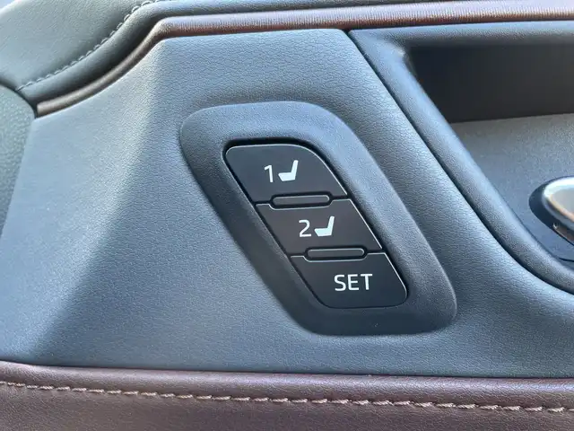 トヨタ ハリアー ハイブリッド Z レザーパッケージ 千葉県 2025(令7)年 0.3万km プレシャスブラックパール 純正12.3インチナビ/(BT/フルセグTV/AM/FM/ミラーキャスト)/全方位カメラ/JBLサウンド/KUHLエアロ/調光パノラマルーフ/ブラインドスポットモニター/デジタルインナーミラー/シートメモリー/マフラーカッター/衝突被害軽減システム/車線逸脱警報/クルーズコントロール/レザーシート/横滑り防止装置/ETC/アイドリングストップ/LEDヘッドライト/フォグランプ/オートライト/ウィンカーミラー/電動格納ミラー/純正19インチAW/シートヒーター/エアシート/ステアリングヒーター/プッシュスタート/スマートキー/フロアマット/ドアバイザー/スペアキー/取扱説明書/保証書