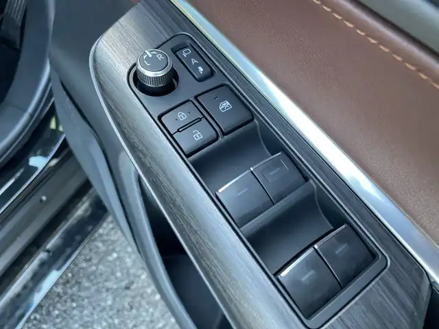 トヨタ ハリアー ハイブリッド Z レザーパッケージ 千葉県 2025(令7)年 0.3万km プレシャスブラックパール 純正12.3インチナビ/(BT/フルセグTV/AM/FM/ミラーキャスト)/全方位カメラ/JBLサウンド/KUHLエアロ/調光パノラマルーフ/ブラインドスポットモニター/デジタルインナーミラー/シートメモリー/マフラーカッター/衝突被害軽減システム/車線逸脱警報/クルーズコントロール/レザーシート/横滑り防止装置/ETC/アイドリングストップ/LEDヘッドライト/フォグランプ/オートライト/ウィンカーミラー/電動格納ミラー/純正19インチAW/シートヒーター/エアシート/ステアリングヒーター/プッシュスタート/スマートキー/フロアマット/ドアバイザー/スペアキー/取扱説明書/保証書