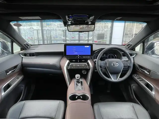 トヨタ ハリアー ハイブリッド Z レザーパッケージ 千葉県 2025(令7)年 0.3万km プレシャスブラックパール 純正12.3インチナビ/(BT/フルセグTV/AM/FM/ミラーキャスト)/全方位カメラ/JBLサウンド/KUHLエアロ/調光パノラマルーフ/ブラインドスポットモニター/デジタルインナーミラー/シートメモリー/マフラーカッター/衝突被害軽減システム/車線逸脱警報/クルーズコントロール/レザーシート/横滑り防止装置/ETC/アイドリングストップ/LEDヘッドライト/フォグランプ/オートライト/ウィンカーミラー/電動格納ミラー/純正19インチAW/シートヒーター/エアシート/ステアリングヒーター/プッシュスタート/スマートキー/フロアマット/ドアバイザー/スペアキー/取扱説明書/保証書