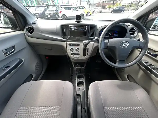 ダイハツ ミラ イース X SA 愛媛県 2013(平25)年 4.6万km ブライトシルバーメタリック 衝突被害軽減装置/アイドリングストップ/ETC/carrozzeriaカーオーディオ/電格ミラー/ヘッドライトレベライザー/ドアバイザー/シガーソケット/ISOFIX/横滑り防止装置/禁煙車/現状サマー(社外AW)(155/65/R14)/AUTOBACS MaxrunEfficia