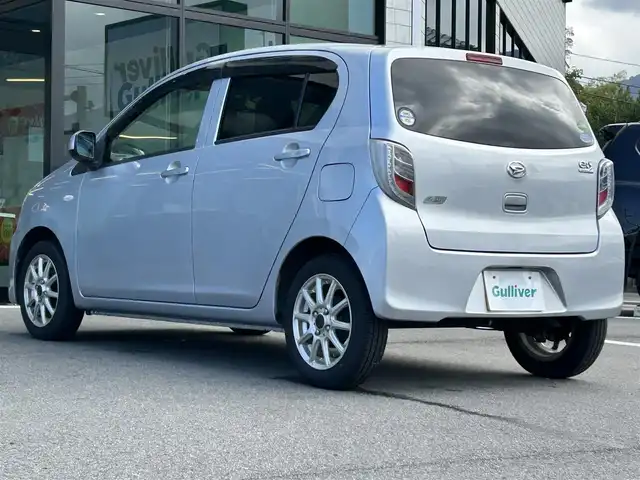 ダイハツ ミラ イース X SA 愛媛県 2013(平25)年 4.6万km ブライトシルバーメタリック 衝突被害軽減装置/アイドリングストップ/ETC/carrozzeriaカーオーディオ/電格ミラー/ヘッドライトレベライザー/ドアバイザー/シガーソケット/ISOFIX/横滑り防止装置/禁煙車/現状サマー(社外AW)(155/65/R14)/AUTOBACS MaxrunEfficia