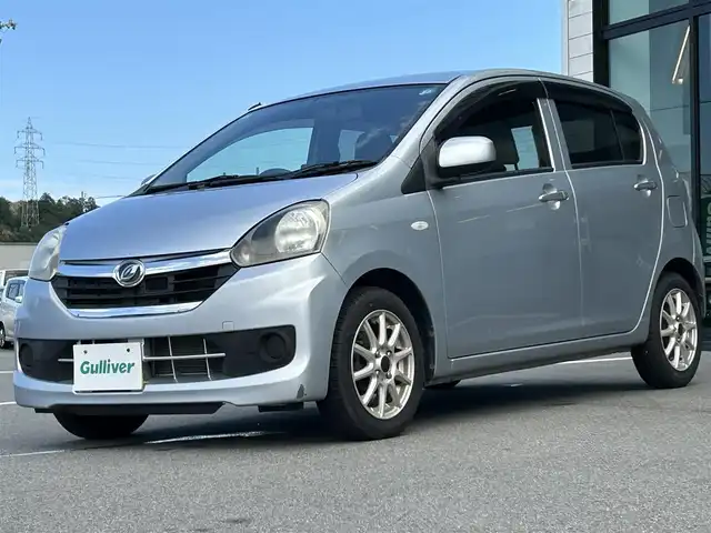 ダイハツ ミラ イース X SA 愛媛県 2013(平25)年 4.6万km ブライトシルバーメタリック 衝突被害軽減装置/アイドリングストップ/ETC/carrozzeriaカーオーディオ/電格ミラー/ヘッドライトレベライザー/ドアバイザー/シガーソケット/ISOFIX/横滑り防止装置/禁煙車/現状サマー(社外AW)(155/65/R14)/AUTOBACS MaxrunEfficia