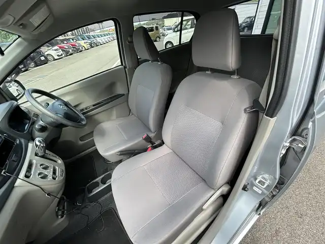 ダイハツ ミラ イース X SA 愛媛県 2013(平25)年 4.6万km ブライトシルバーメタリック 衝突被害軽減装置/アイドリングストップ/ETC/carrozzeriaカーオーディオ/電格ミラー/ヘッドライトレベライザー/ドアバイザー/シガーソケット/ISOFIX/横滑り防止装置/禁煙車/現状サマー(社外AW)(155/65/R14)/AUTOBACS MaxrunEfficia