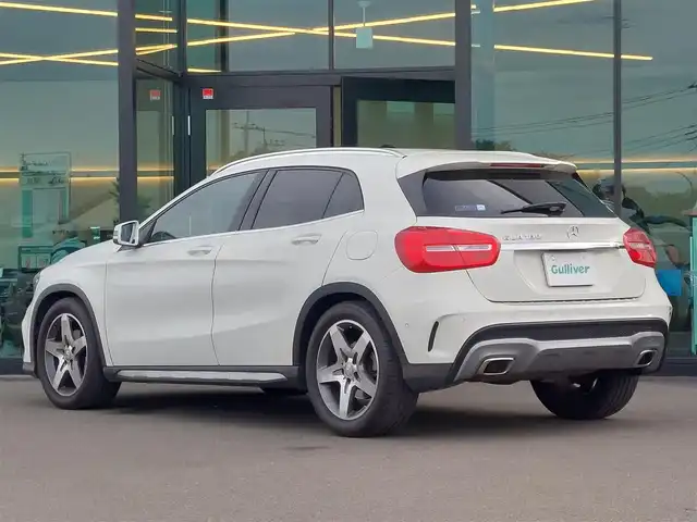 メルセデス・ベンツ ＧＬＡ１８０ スポーツ 東京都 2015(平27)年 7万km カルサイトホワイト レーダーセーフティパッケージ/レーンキーピングアシスト/アダプティブクルーズコントロール/ブラインドスポットインフォメーション/純正HDDナビ/CD/DVD/SD/BT/フルセグ/バックカメラ/ETC/純正前後ドライブレコーダー/衝突回避ブレーキ/ハーフレザーシート/運転席メモリ付きパワーシート/フロントシートヒーティング/パワーバックドア/LEDヘッドライト/オートライト/純正18インチAW/純正フロアマット/スペアキー/取扱説明書/保証書