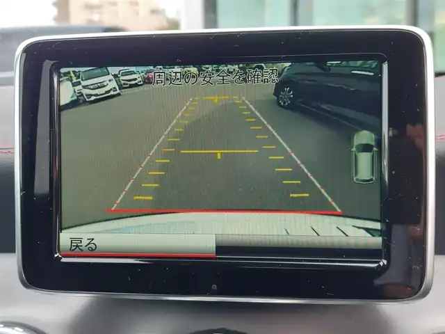 メルセデス・ベンツ ＧＬＡ１８０ スポーツ 東京都 2015(平27)年 7万km カルサイトホワイト レーダーセーフティパッケージ/レーンキーピングアシスト/アダプティブクルーズコントロール/ブラインドスポットインフォメーション/純正HDDナビ/CD/DVD/SD/BT/フルセグ/バックカメラ/ETC/純正前後ドライブレコーダー/衝突回避ブレーキ/ハーフレザーシート/運転席メモリ付きパワーシート/フロントシートヒーティング/パワーバックドア/LEDヘッドライト/オートライト/純正18インチAW/純正フロアマット/スペアキー/取扱説明書/保証書