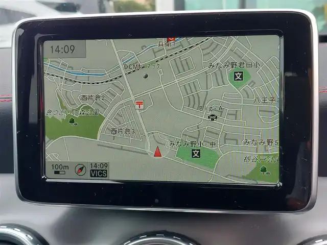 メルセデス・ベンツ ＧＬＡ１８０ スポーツ 東京都 2015(平27)年 7万km カルサイトホワイト レーダーセーフティパッケージ/レーンキーピングアシスト/アダプティブクルーズコントロール/ブラインドスポットインフォメーション/純正HDDナビ/CD/DVD/SD/BT/フルセグ/バックカメラ/ETC/純正前後ドライブレコーダー/衝突回避ブレーキ/ハーフレザーシート/運転席メモリ付きパワーシート/フロントシートヒーティング/パワーバックドア/LEDヘッドライト/オートライト/純正18インチAW/純正フロアマット/スペアキー/取扱説明書/保証書