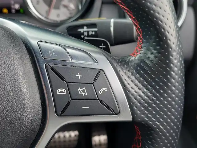 メルセデス・ベンツ ＧＬＡ１８０ スポーツ 東京都 2015(平27)年 7万km カルサイトホワイト レーダーセーフティパッケージ/レーンキーピングアシスト/アダプティブクルーズコントロール/ブラインドスポットインフォメーション/純正HDDナビ/CD/DVD/SD/BT/フルセグ/バックカメラ/ETC/純正前後ドライブレコーダー/衝突回避ブレーキ/ハーフレザーシート/運転席メモリ付きパワーシート/フロントシートヒーティング/パワーバックドア/LEDヘッドライト/オートライト/純正18インチAW/純正フロアマット/スペアキー/取扱説明書/保証書