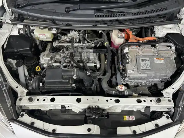 トヨタ アクア S スタイルブラック 佐賀県 2019(平31)年 7.7万km ホワイトパールクリスタルシャイン 純正ナビ/（AM FM CD DVD BT）/バックカメラ　/衝突軽減　/先行車発進告知機能　/レーンキープ　/横滑り防止　/コーナーセンサー　/パーキングサポートブレーキ　/純正フロアマット　/オートライト　/オートハイビーム　/電格ミラー　/バイザー