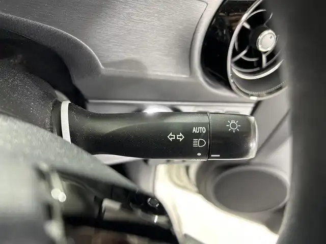 トヨタ アクア S スタイルブラック 佐賀県 2019(平31)年 7.7万km ホワイトパールクリスタルシャイン 純正ナビ/（AM FM CD DVD BT）/バックカメラ　/衝突軽減　/先行車発進告知機能　/レーンキープ　/横滑り防止　/コーナーセンサー　/パーキングサポートブレーキ　/純正フロアマット　/オートライト　/オートハイビーム　/電格ミラー　/バイザー