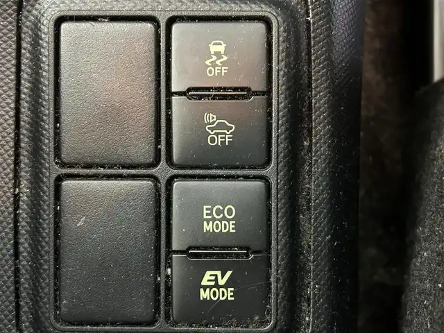 トヨタ アクア S スタイルブラック 佐賀県 2019(平31)年 7.7万km ホワイトパールクリスタルシャイン 純正ナビ/（AM FM CD DVD BT）/バックカメラ　/衝突軽減　/先行車発進告知機能　/レーンキープ　/横滑り防止　/コーナーセンサー　/パーキングサポートブレーキ　/純正フロアマット　/オートライト　/オートハイビーム　/電格ミラー　/バイザー