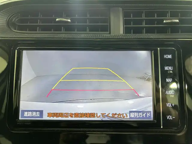 トヨタ アクア S スタイルブラック 佐賀県 2019(平31)年 7.7万km ホワイトパールクリスタルシャイン 純正ナビ/（AM FM CD DVD BT）/バックカメラ　/衝突軽減　/先行車発進告知機能　/レーンキープ　/横滑り防止　/コーナーセンサー　/パーキングサポートブレーキ　/純正フロアマット　/オートライト　/オートハイビーム　/電格ミラー　/バイザー