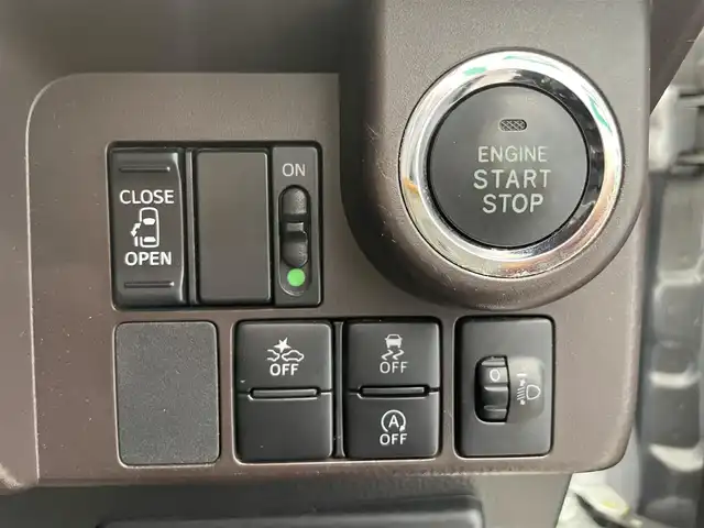 トヨタ タンク X S 鹿児島県 2018(平30)年 7万km ブライトシルバーM 禁煙車　/ナビ(CD/ワンセグTV/Bluetooth)　/バックカメラ　/片側パワースライドドア　/衝突軽減　/前後ドライブレコーダー　/ＥＴＣ　/オートライト　/ヘッドライトレベライザー　/社外アルミホイール　/アイドリングストップ　/純正フロアマット/ステアリングリモコン/電格ミラー