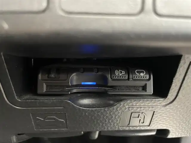 トヨタ タンク X S 鹿児島県 2018(平30)年 7万km ブライトシルバーM 禁煙車　/ナビ(CD/ワンセグTV/Bluetooth)　/バックカメラ　/片側パワースライドドア　/衝突軽減　/前後ドライブレコーダー　/ＥＴＣ　/オートライト　/ヘッドライトレベライザー　/社外アルミホイール　/アイドリングストップ　/純正フロアマット/ステアリングリモコン/電格ミラー