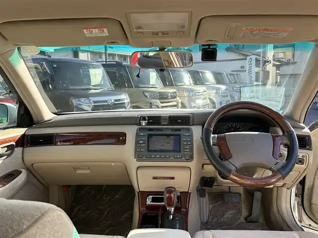 トヨタ クラウン ロイヤル ロイヤルサルーン プレミアム21 愛知県 2001(平13)年 3.6万km ホワイトパールクリスタルシャイン 純正ナビTV/ETC/ドライブレコーダー/クルーズコントロール/オートライト/オートエアコン/ステアリングカバー付/全席パワーシート/電動リアサンシェード/純正15インチアルミホイール/スペアキー/禁煙車