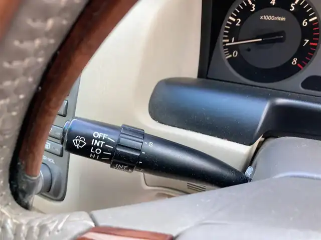 トヨタ クラウン ロイヤル ロイヤルサルーン プレミアム21 愛知県 2001(平13)年 3.6万km ホワイトパールクリスタルシャイン 純正ナビTV/ETC/ドライブレコーダー/クルーズコントロール/オートライト/オートエアコン/ステアリングカバー付/全席パワーシート/電動リアサンシェード/純正15インチアルミホイール/スペアキー/禁煙車