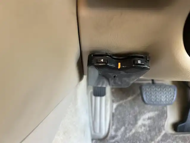 トヨタ クラウン ロイヤル ロイヤルサルーン プレミアム21 愛知県 2001(平13)年 3.6万km ホワイトパールクリスタルシャイン 純正ナビTV/ETC/ドライブレコーダー/クルーズコントロール/オートライト/オートエアコン/ステアリングカバー付/全席パワーシート/電動リアサンシェード/純正15インチアルミホイール/スペアキー/禁煙車