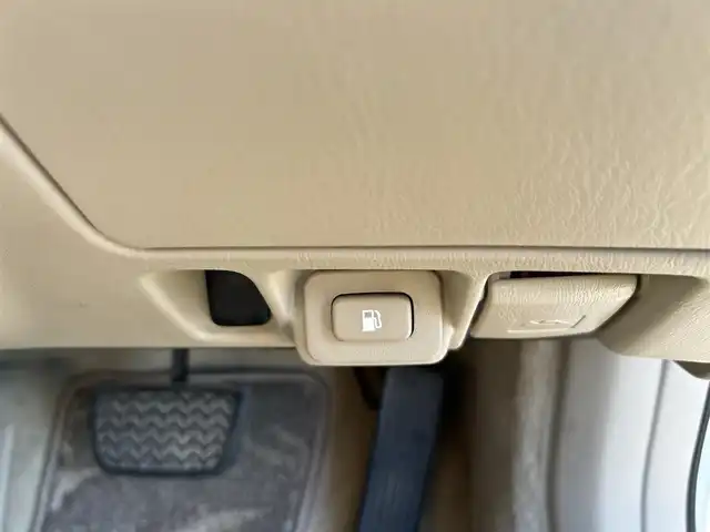 トヨタ クラウン ロイヤル ロイヤルサルーン プレミアム21 愛知県 2001(平13)年 3.6万km ホワイトパールクリスタルシャイン 純正ナビTV/ETC/ドライブレコーダー/クルーズコントロール/オートライト/オートエアコン/ステアリングカバー付/全席パワーシート/電動リアサンシェード/純正15インチアルミホイール/スペアキー/禁煙車