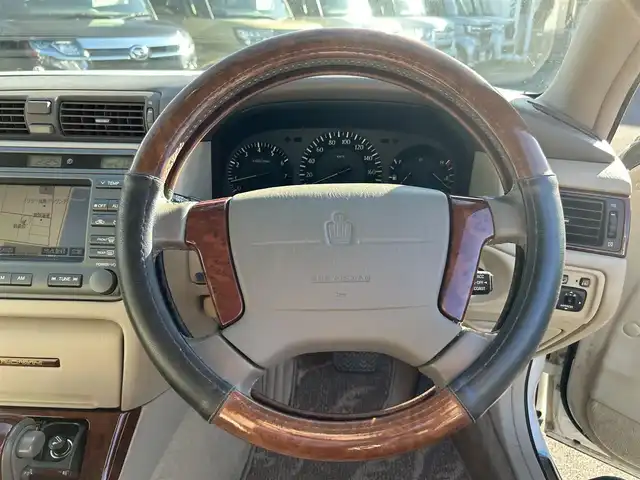 トヨタ クラウン ロイヤル ロイヤルサルーン プレミアム21 愛知県 2001(平13)年 3.6万km ホワイトパールクリスタルシャイン 純正ナビTV/ETC/ドライブレコーダー/クルーズコントロール/オートライト/オートエアコン/ステアリングカバー付/全席パワーシート/電動リアサンシェード/純正15インチアルミホイール/スペアキー/禁煙車