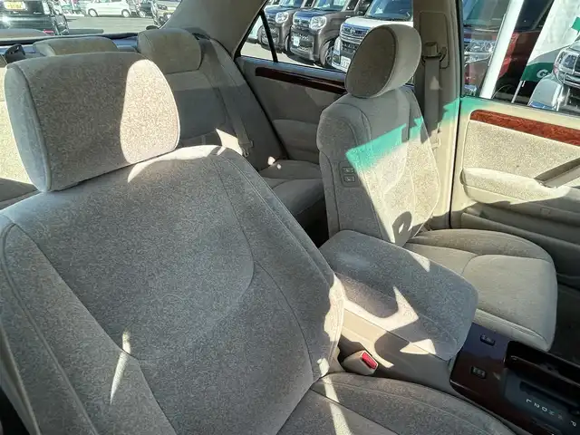 トヨタ クラウン ロイヤル ロイヤルサルーン プレミアム21 愛知県 2001(平13)年 3.6万km ホワイトパールクリスタルシャイン 純正ナビTV/ETC/ドライブレコーダー/クルーズコントロール/オートライト/オートエアコン/ステアリングカバー付/全席パワーシート/電動リアサンシェード/純正15インチアルミホイール/スペアキー/禁煙車