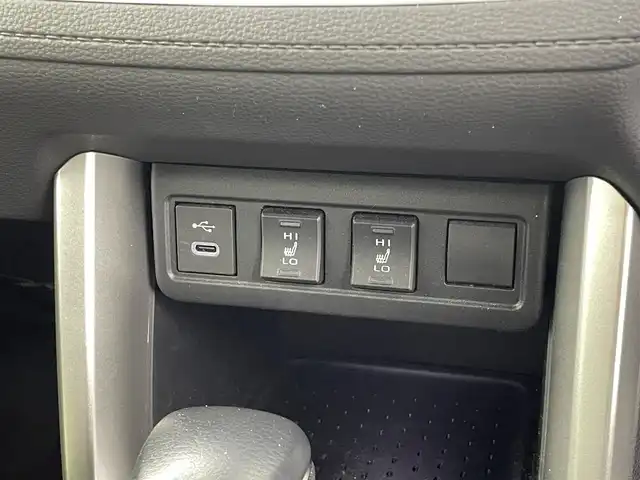 トヨタ カローラ クロス ハイブリッド Z 福井県 2023(令5)年 1.4万km アティチュードブラックマイカ 純正メモリナビ機能付きディスプレイオーディオ（FM/AM/BT/USB/AppleCArPlay/androidAuto）　シートヒーター/ハーフレザーシート/パワーバックドア/純正ビルトインETC/トヨタセーフティセンス