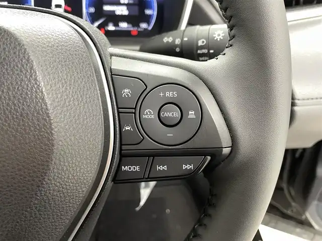 トヨタ カローラ クロス ハイブリッド Z 福井県 2023(令5)年 1.4万km アティチュードブラックマイカ 純正メモリナビ機能付きディスプレイオーディオ（FM/AM/BT/USB/AppleCArPlay/androidAuto）　シートヒーター/ハーフレザーシート/パワーバックドア/純正ビルトインETC/トヨタセーフティセンス