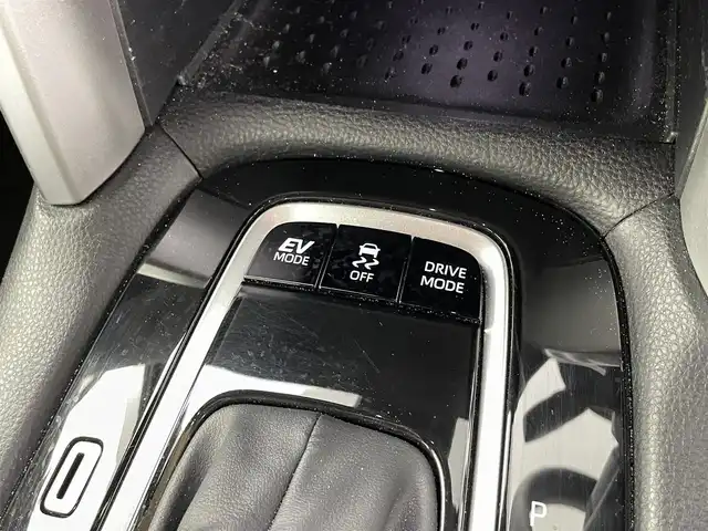 トヨタ カローラ クロス ハイブリッド Z 福井県 2023(令5)年 1.4万km アティチュードブラックマイカ 純正メモリナビ機能付きディスプレイオーディオ（FM/AM/BT/USB/AppleCArPlay/androidAuto）　シートヒーター/ハーフレザーシート/パワーバックドア/純正ビルトインETC/トヨタセーフティセンス